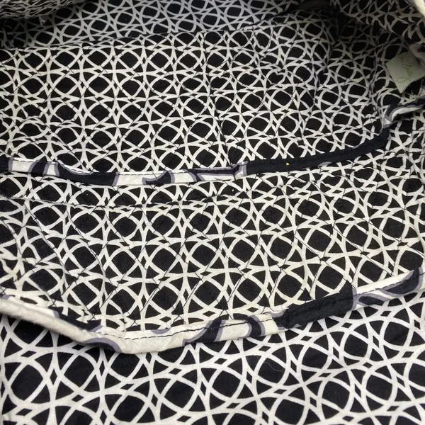 VERA BRADLEY Black & White Floral Messenger Bag - Image 9