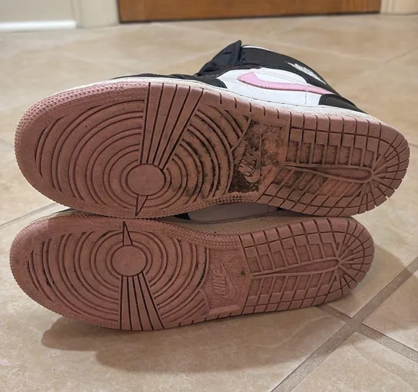 Nike Air Jordan 1 Mid - Image 4