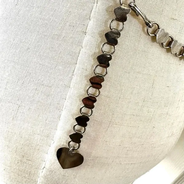 Silver tone heart hip belt - Image 4
