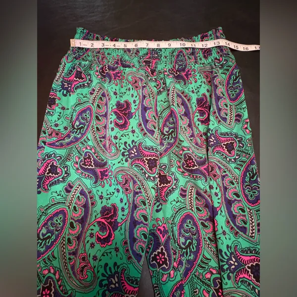 Aerie Paisley Jogger style Pants in Green and Pink size M - Image 9