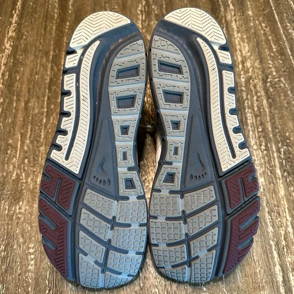 Altra Women's White Mesh Athletic Shoes with Maroon and Gray Accents - Image 12