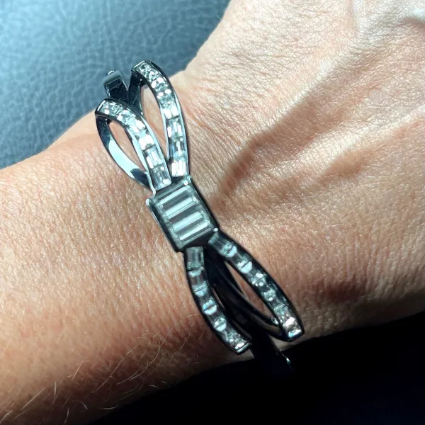 Coach‎ Bow Bangle Bracelet Womens OS Gunmetal Coquette Crystal Hinge Cuff - Image 2