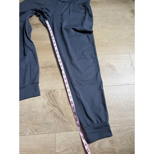 EUC Womens Under Armour gray stretch‎ athletic jogger soft tapered leg size M - Image 5