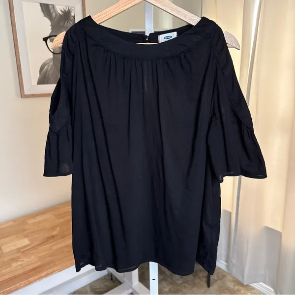 Old Navy Women’s Black Cold Shoulder Short Sleeve Top Size M - Image 3