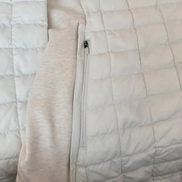 The North Face Women's Quilted Hybrid Pullover Jacket Medium Cream - Image 5