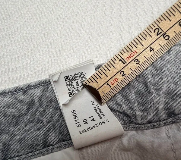 Zara Women’s Gray Cropped Straight Leg Jeans Size 8 Raw Hem High Rise Cotton - Image 6