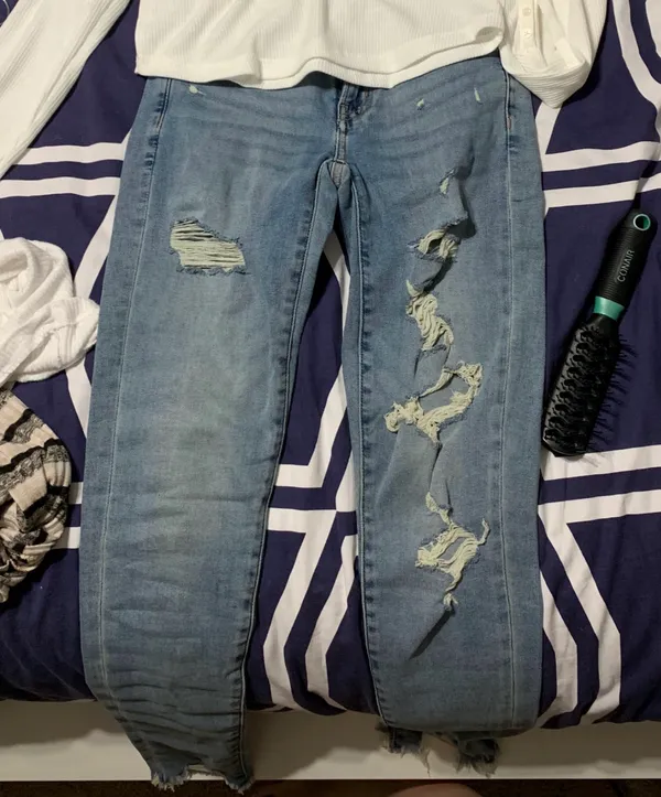 American Eagle Skinny Jeans - Image 5