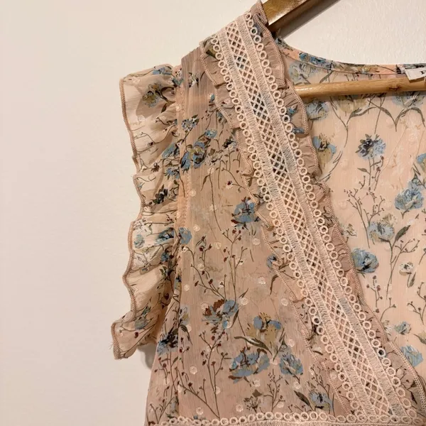 POL Floral Babydoll Boho Blouse Size Small Top V Neck Pink Spring Lace Dainty - Image 5