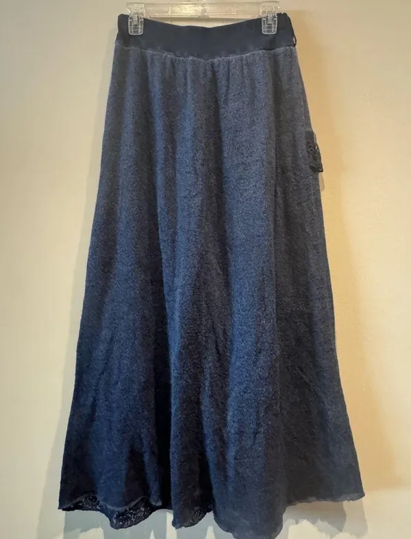 Gorgeous wool blend tiered maxi skirt with floral lace accents size medium - Image 5