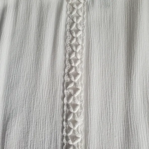 American Rag white crochet top size medium women's very pretty details - Image 3