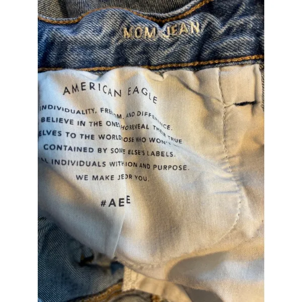 American Eagle Mom Jeans Womens 6‎ Long Blue Rigid Seam Front Raw Hem Distressed - Image 6