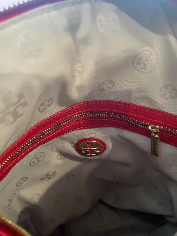 Tory Burch Beautiful Red Leather TB large hobo bag - Image 3