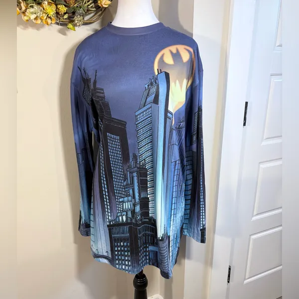 DOLLS KILL x DC Batman Symbol Gotham City Comic Long Sleeve Shirt ~Small💛 - Image 13