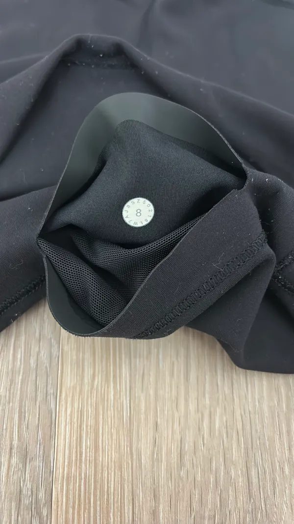 Lululemon Shorts 2.5" Black - Image 3