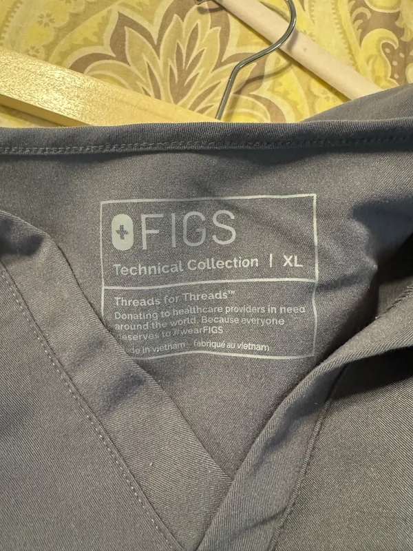 FIGS Scrubs Set - Image 5