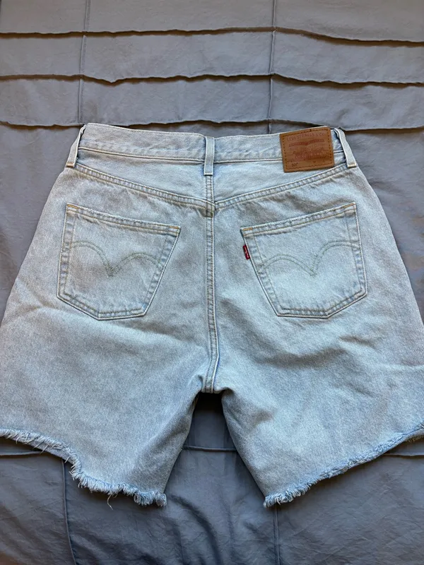 Levi’s 501 Mid-Thigh Shorts - Image 2