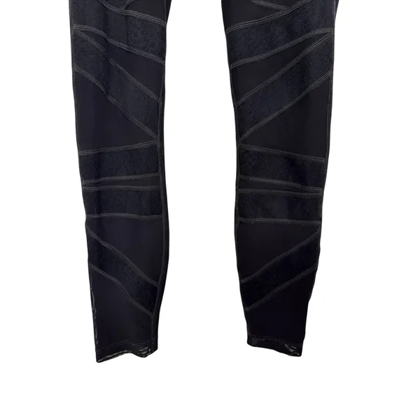 Lululemon High Rise Mesh Strappy Leggings Black Snakeskin Embossed Womens 4‎ - Image 5