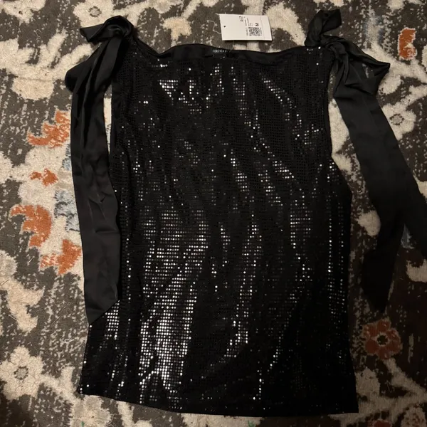 Forever 21 NWT SEQUIN BOW CROP TOP - Image 4