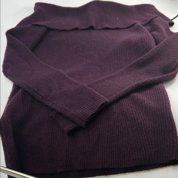 Bloomingdale's Off-the-Shoulder Plum Sweater cashmere - Image 11