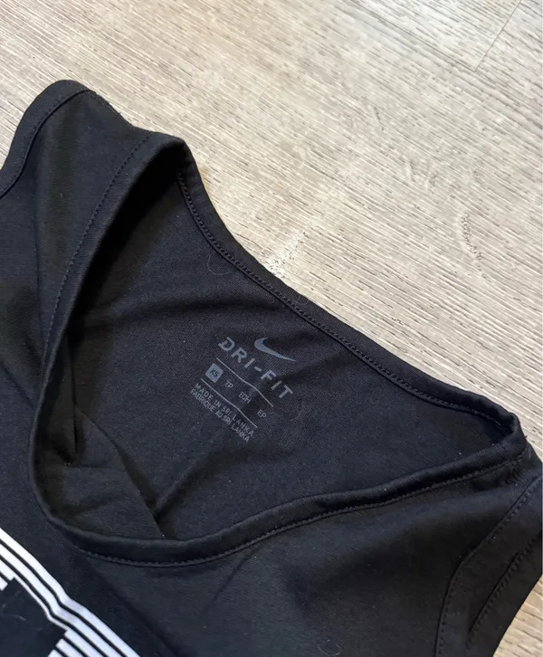 Nike tank top  - Image 4