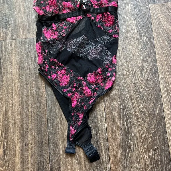Floral Print Strappy Cup Teddy Black Size undefined - Image 3