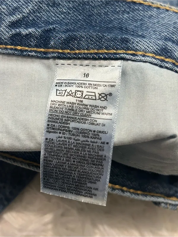 Old Navy cut off denim jean shorts high rise woman’s size 16 NWT - Image 5