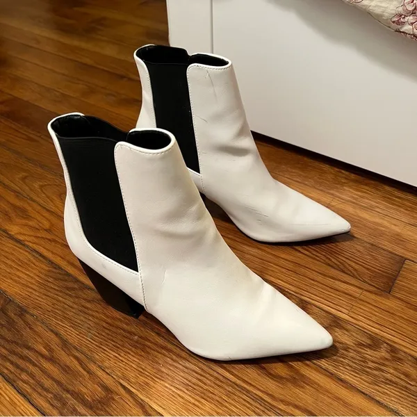Lulu's Women's Size 9 Cecy White Pointed Toe Ankle Booties Pull On Black 3" Heel - Image 4