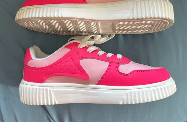 SHEIN Pink & White Women's Sneakers - Image 3