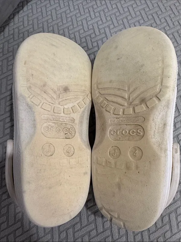Crocs White Unisex J 4 Women’s 6 Classic Clogs boys women’s men - Image 7