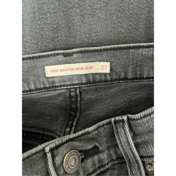 Levi’s Gray Wash High Waisted‎ Mom Jeans 27 - Image 3