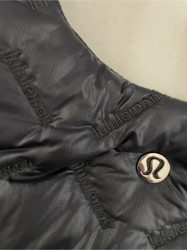 Lululemon NWT Quilty Pleasures Shoulder Bag Mini 5L Black Wordmark - Image 10