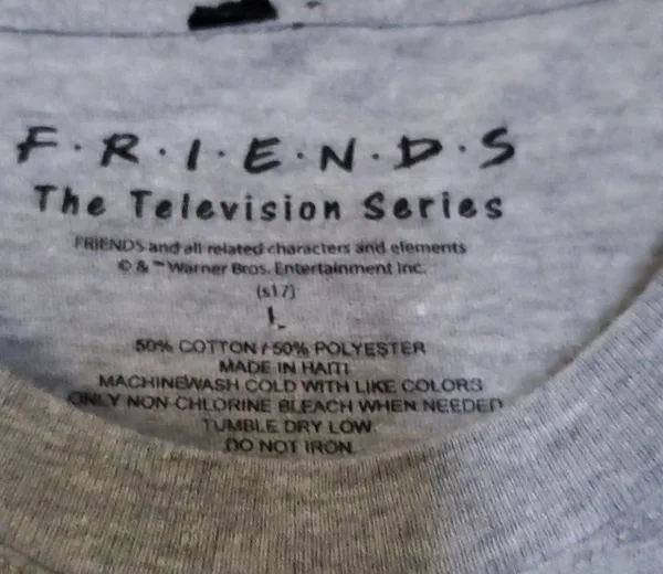 Hot Topic FRIENDS Central Perk t-shirt - Image 3