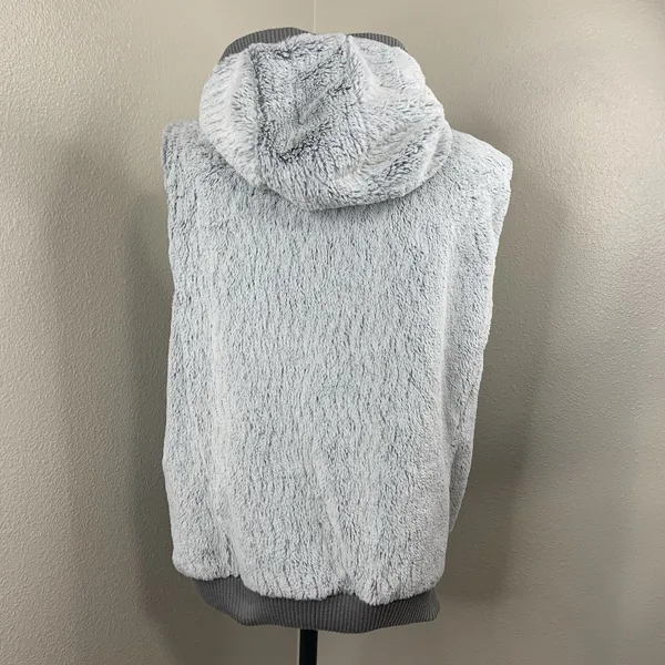 Patagonia Deep Pile Fuzzy Soft Cozy Full Zip Vest Women’s Sz XL Gray - Image 5