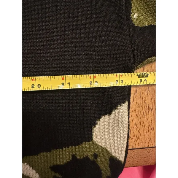 DKNY Shirt Women Large Green Camo Short Sleeve Crew Neck Zip Shoulder Streetwear - Image 7