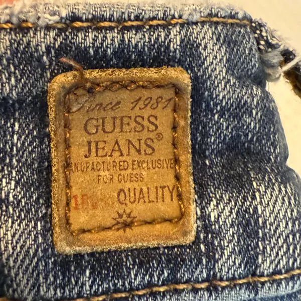 VTG Guess Stretch Denim Jean Shorts Low Rise 28” Waist Distressed 3.5” Inseam - Image 8