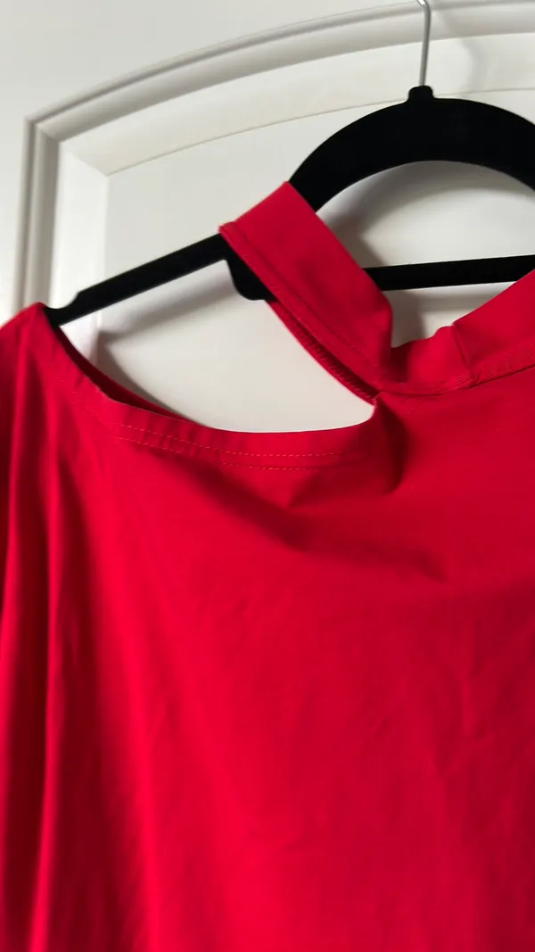 Red top Size M - Image 4