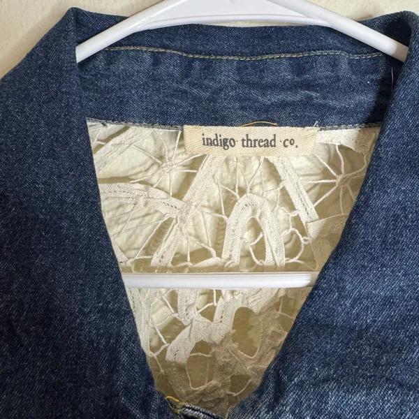 Indigo Thread Co. Women's Denim Vest Crochet Lace Back Blue Size XL - Image 3