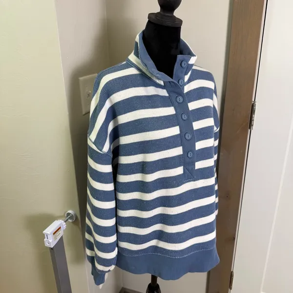 American Eagle Women’s Big Hug Henley Sweatshirt Blue Breeze‎ Stripe Coastal XS - Image 2