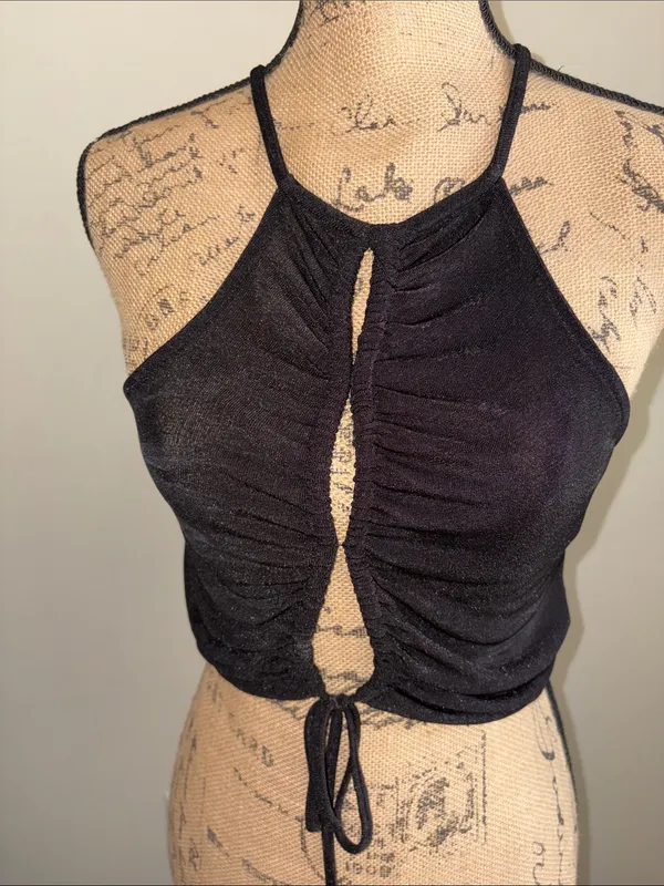 Forever 21 Black Ruched Halter Crop Top with Front Tie - Image 7