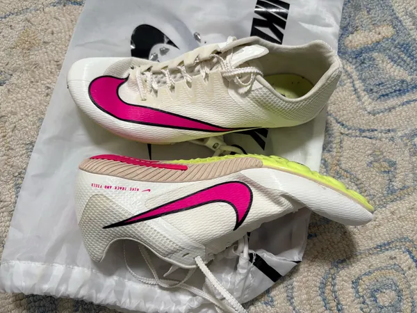 Nike track shoes  - Image 2