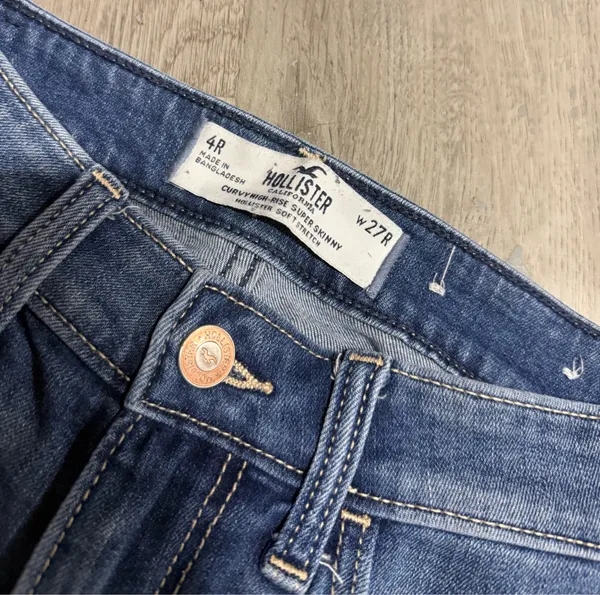 Hollister curvy high rise super skinny jeans - Image 4