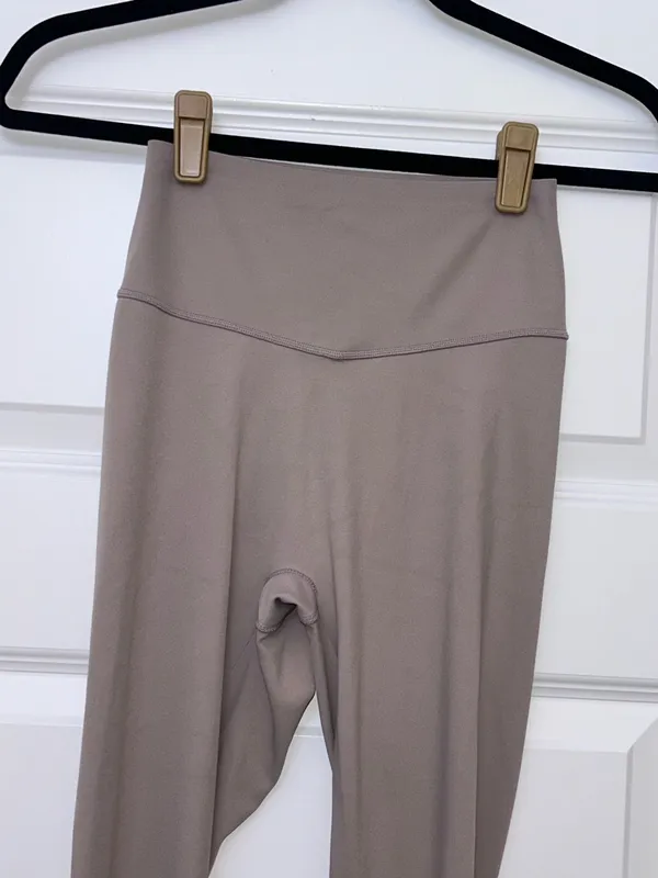 Victoria’s Secret Pull On Legging Pants Size M (Short) - Image 2