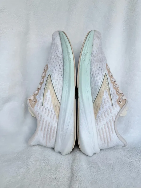 Brooks Hyperion Womens 8 Shoes Beige Running Racing Walking Gym 1203961B419 - Image 7