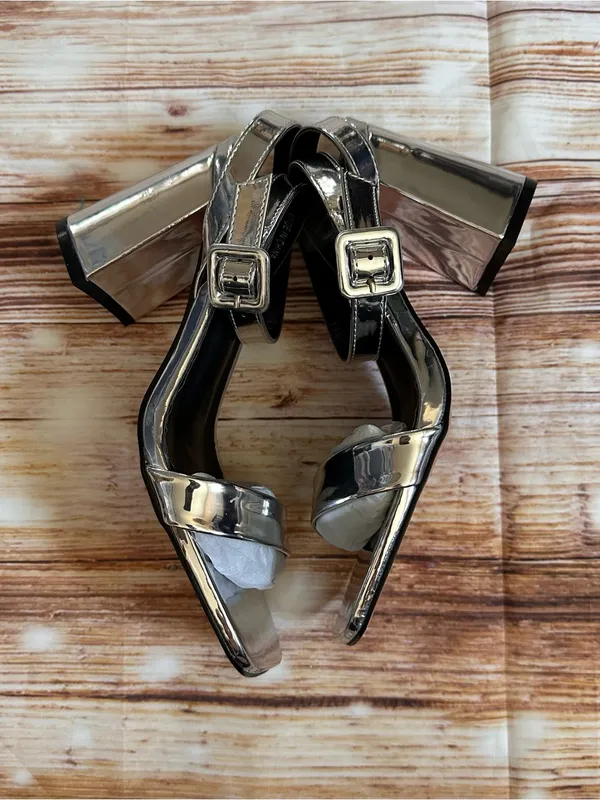 PRETTYLITTLETHING Silver Metallic Thick Strap Block Heeled Dressy Sandal Size 7 - Image 8