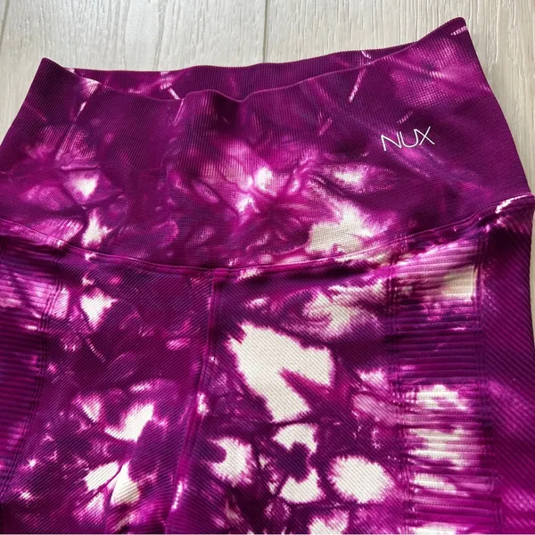 NUX Magenta Tie Dye High Waisted Leggings Size Small - Image 3