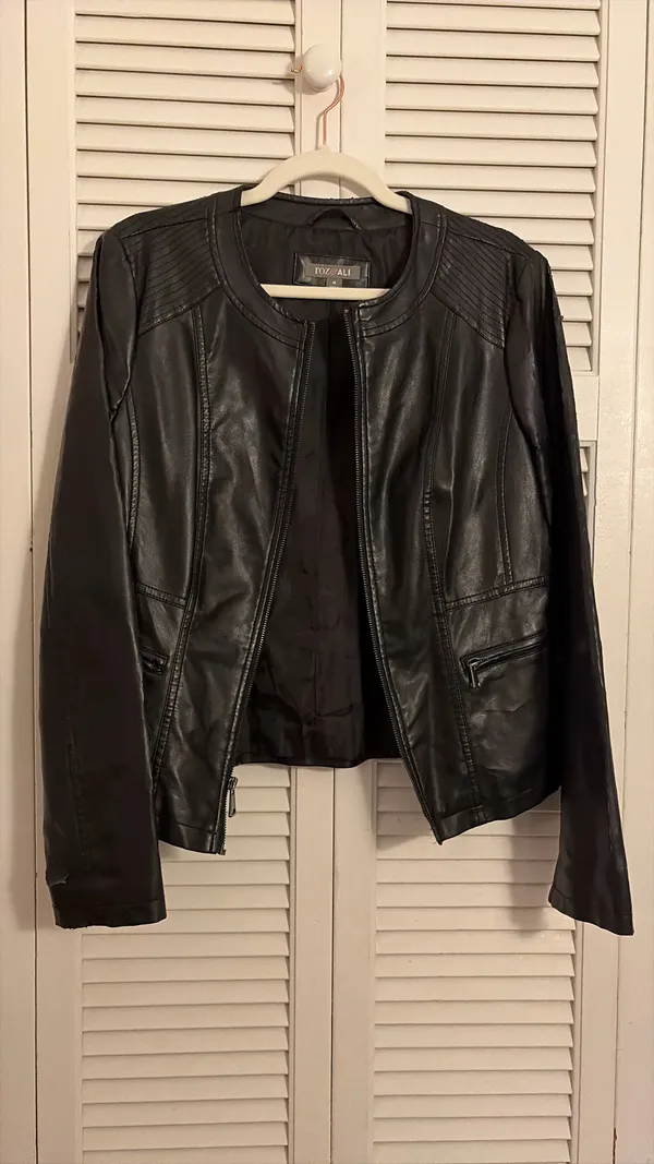 Black Leather Jacket Size M - Image 3