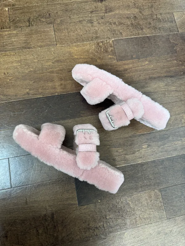 UGG Plush Shearling Slide Sandals in Light Pink size 8 - Image 3