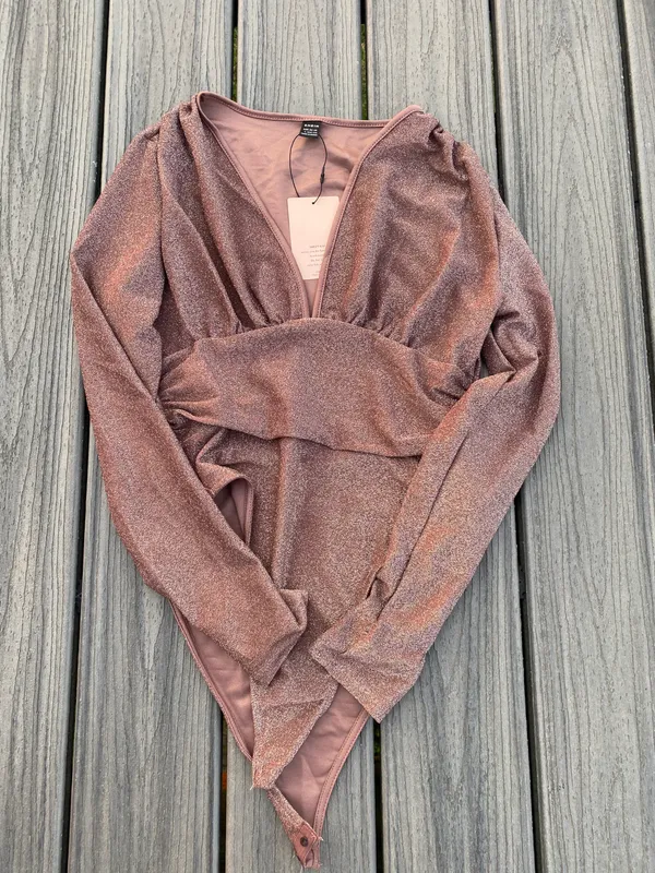 NWT Glitter Bodysuit Pink Size L - Image 2