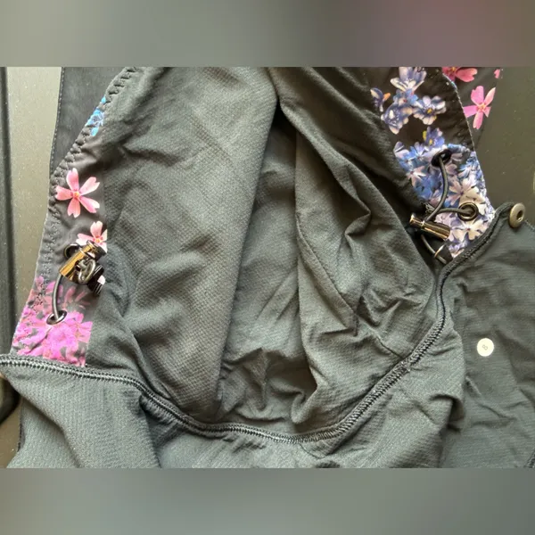 Lululemon Run: Bandit Jacket - size 8 - Image 10