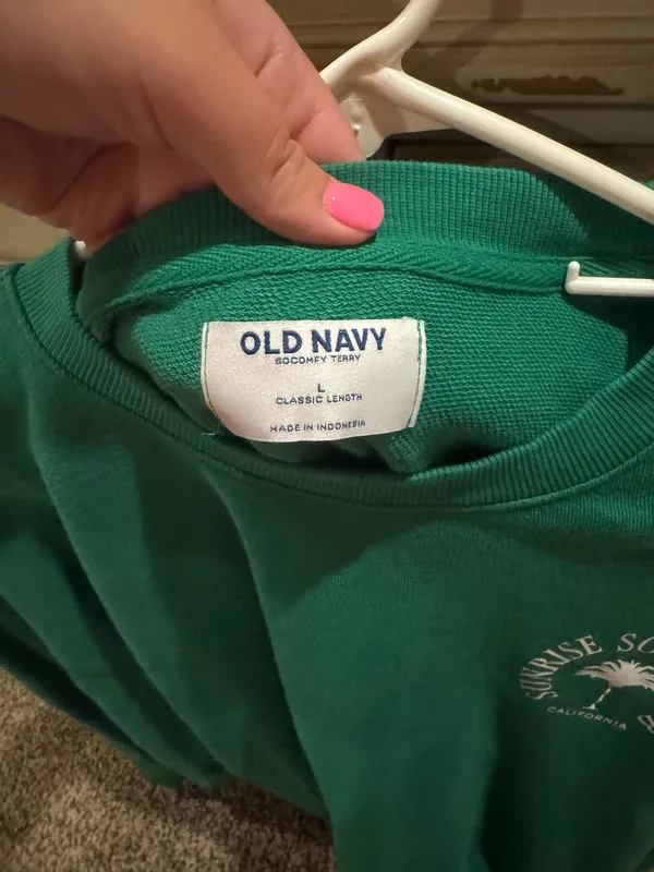Green Old Navy Sweatshirt - Image 3